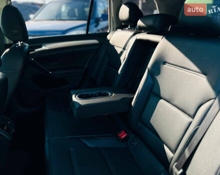 Белый Фольксваген Гольф, объемом двигателя 1.8 л и пробегом 82 тыс. км за 12800 $, фото 8 на Automoto.ua