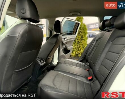 Белый Фольксваген Гольф, объемом двигателя 1.6 л и пробегом 285 тыс. км за 10750 $, фото 10 на Automoto.ua