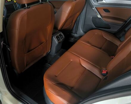 Білий Фольксваген Гольф, об'ємом двигуна 1.8 л та пробігом 138 тис. км за 12300 $, фото 4 на Automoto.ua