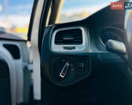 Белый Фольксваген Гольф, объемом двигателя 1.8 л и пробегом 82 тыс. км за 12800 $, фото 12 на Automoto.ua