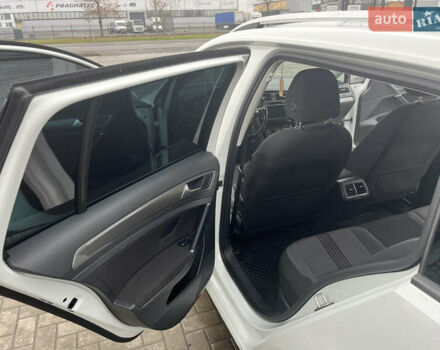 Белый Фольксваген Гольф, объемом двигателя 1.6 л и пробегом 280 тыс. км за 11500 $, фото 32 на Automoto.ua