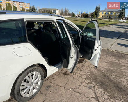 Белый Фольксваген Гольф, объемом двигателя 1.6 л и пробегом 238 тыс. км за 15000 $, фото 34 на Automoto.ua