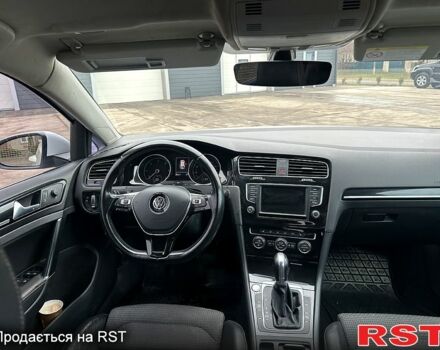 Белый Фольксваген Гольф, объемом двигателя 1.6 л и пробегом 290 тыс. км за 12000 $, фото 7 на Automoto.ua