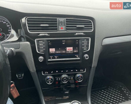 Белый Фольксваген Гольф, объемом двигателя 1.6 л и пробегом 280 тыс. км за 11500 $, фото 46 на Automoto.ua