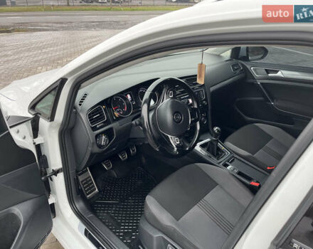 Белый Фольксваген Гольф, объемом двигателя 1.6 л и пробегом 280 тыс. км за 11500 $, фото 22 на Automoto.ua