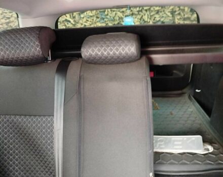 Белый Фольксваген Гольф, объемом двигателя 1.6 л и пробегом 280 тыс. км за 5500 $, фото 9 на Automoto.ua