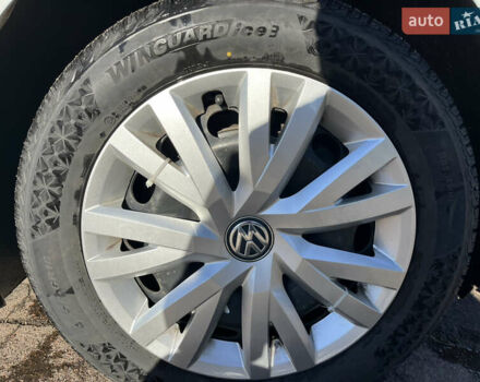 Белый Фольксваген Гольф, объемом двигателя 1.6 л и пробегом 238 тыс. км за 15000 $, фото 37 на Automoto.ua