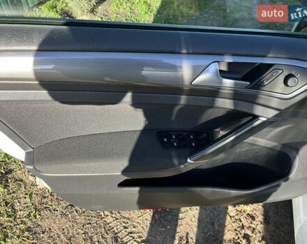 Белый Фольксваген Гольф, объемом двигателя 1.6 л и пробегом 238 тыс. км за 15000 $, фото 63 на Automoto.ua