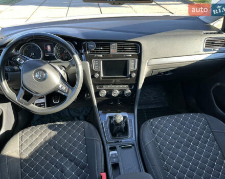 Белый Фольксваген Гольф, объемом двигателя 1.6 л и пробегом 238 тыс. км за 15000 $, фото 21 на Automoto.ua