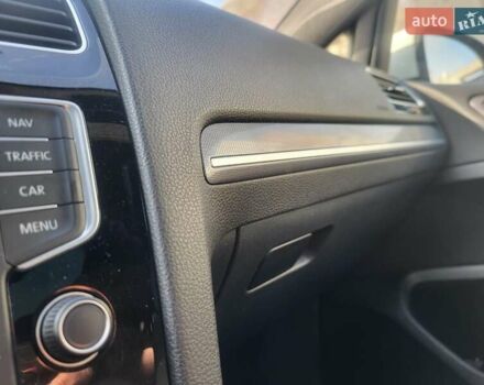 Белый Фольксваген Гольф, объемом двигателя 1.6 л и пробегом 198 тыс. км за 12000 $, фото 25 на Automoto.ua