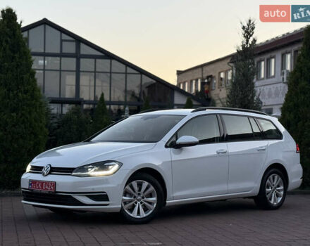 Белый Фольксваген Гольф, объемом двигателя 1.6 л и пробегом 240 тыс. км за 13200 $, фото 21 на Automoto.ua