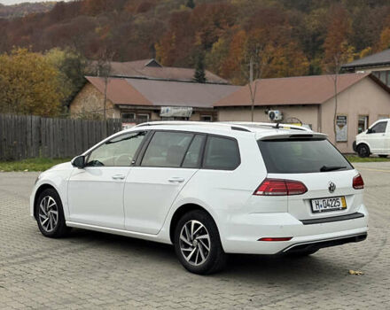 Белый Фольксваген Гольф, объемом двигателя 1.6 л и пробегом 236 тыс. км за 13200 $, фото 5 на Automoto.ua