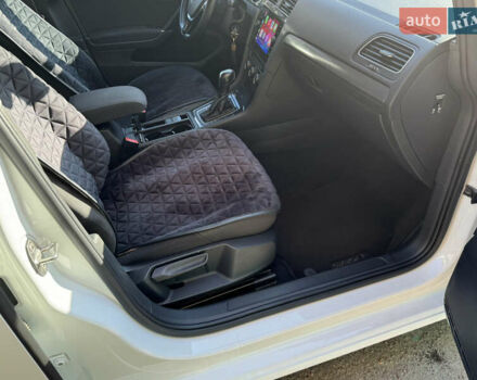 Белый Фольксваген Гольф, объемом двигателя 2 л и пробегом 206 тыс. км за 13800 $, фото 23 на Automoto.ua