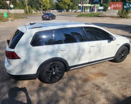 Белый Фольксваген Гольф, объемом двигателя 1.8 л и пробегом 41 тыс. км за 16250 $, фото 3 на Automoto.ua