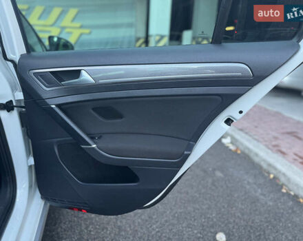 Белый Фольксваген Гольф, объемом двигателя 1.97 л и пробегом 352 тыс. км за 14999 $, фото 25 на Automoto.ua