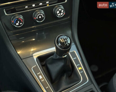 Белый Фольксваген Гольф, объемом двигателя 1.6 л и пробегом 240 тыс. км за 13200 $, фото 35 на Automoto.ua