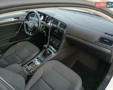 Белый Фольксваген Гольф, объемом двигателя 1.6 л и пробегом 191 тыс. км за 12700 $, фото 7 на Automoto.ua