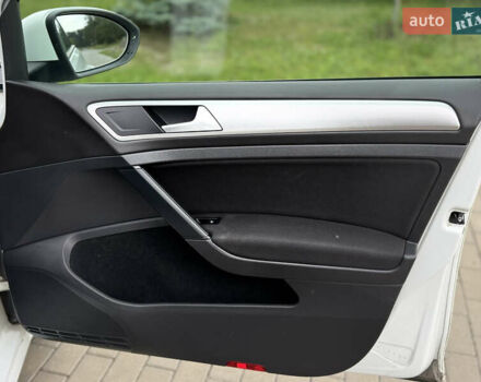 Белый Фольксваген Гольф, объемом двигателя 1.6 л и пробегом 206 тыс. км за 12999 $, фото 36 на Automoto.ua