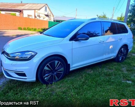 Білий Фольксваген Гольф, об'ємом двигуна 2 л та пробігом 202 тис. км за 13600 $, фото 1 на Automoto.ua