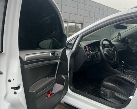 Білий Фольксваген Гольф, об'ємом двигуна 1.6 л та пробігом 301 тис. км за 12900 $, фото 6 на Automoto.ua