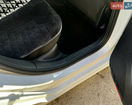 Белый Фольксваген Гольф, объемом двигателя 2 л и пробегом 206 тыс. км за 13800 $, фото 25 на Automoto.ua