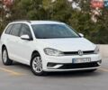 Белый Фольксваген Гольф, объемом двигателя 1.6 л и пробегом 300 тыс. км за 8800 $, фото 1 на Automoto.ua