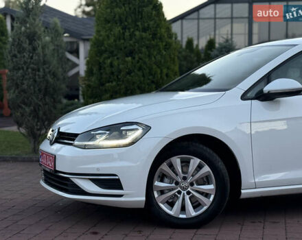 Белый Фольксваген Гольф, объемом двигателя 1.6 л и пробегом 240 тыс. км за 13200 $, фото 23 на Automoto.ua