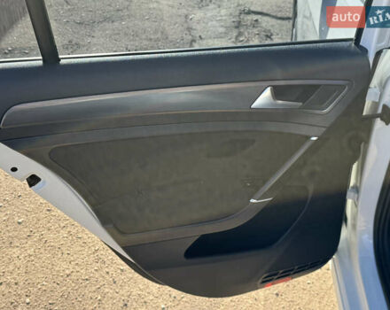 Белый Фольксваген Гольф, объемом двигателя 2 л и пробегом 206 тыс. км за 13800 $, фото 19 на Automoto.ua