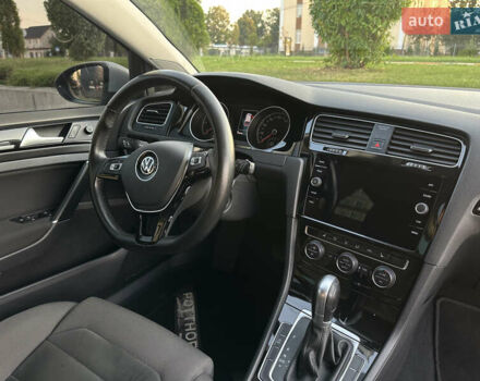 Белый Фольксваген Гольф, объемом двигателя 1.97 л и пробегом 182 тыс. км за 16150 $, фото 46 на Automoto.ua