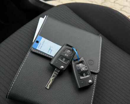 Белый Фольксваген Гольф, объемом двигателя 1.6 л и пробегом 236 тыс. км за 13200 $, фото 32 на Automoto.ua