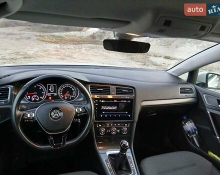 Белый Фольксваген Гольф, объемом двигателя 1.6 л и пробегом 191 тыс. км за 12700 $, фото 13 на Automoto.ua