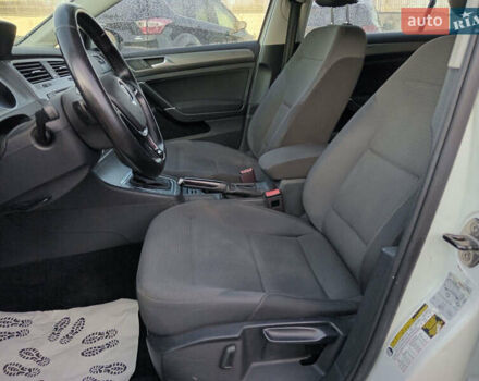 Білий Фольксваген Гольф, об'ємом двигуна 1.8 л та пробігом 183 тис. км за 9750 $, фото 29 на Automoto.ua