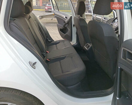 Білий Фольксваген Гольф, об'ємом двигуна 1.8 л та пробігом 183 тис. км за 9750 $, фото 20 на Automoto.ua