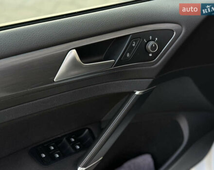 Білий Фольксваген Гольф, об'ємом двигуна 1.97 л та пробігом 290 тис. км за 14300 $, фото 27 на Automoto.ua