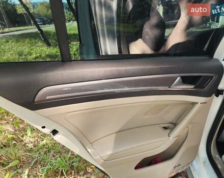 Белый Фольксваген Гольф, объемом двигателя 1.8 л и пробегом 41 тыс. км за 16250 $, фото 12 на Automoto.ua