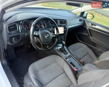 Белый Фольксваген Гольф, объемом двигателя 1.6 л и пробегом 182 тыс. км за 13950 $, фото 21 на Automoto.ua