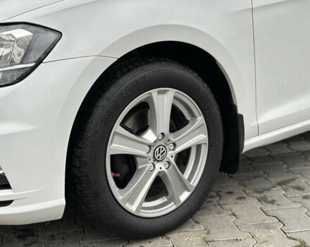 Фольксваген Гольф 2017 в Черновцах на Automoto.ua Белый Фольксваген Гольф, объемом двигателя 1.6 л и пробегом 275 тыс. км за 10900 $, фото 5 на Automoto.ua