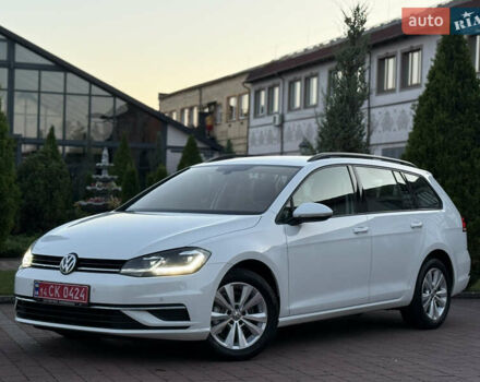 Белый Фольксваген Гольф, объемом двигателя 1.6 л и пробегом 240 тыс. км за 13200 $, фото 19 на Automoto.ua