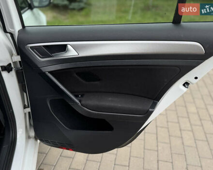 Белый Фольксваген Гольф, объемом двигателя 1.6 л и пробегом 206 тыс. км за 12999 $, фото 35 на Automoto.ua