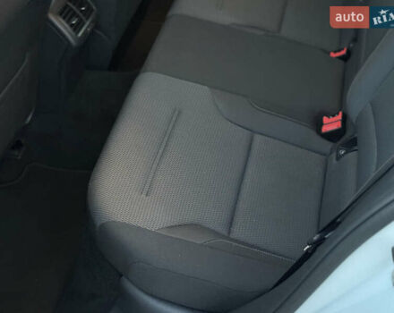 Белый Фольксваген Гольф, объемом двигателя 1.6 л и пробегом 240 тыс. км за 13200 $, фото 43 на Automoto.ua