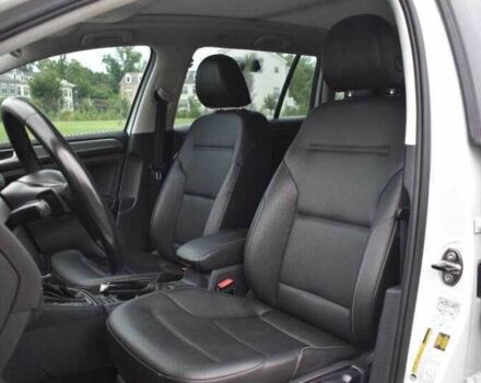 Білий Фольксваген Гольф, об'ємом двигуна 1.8 л та пробігом 100 тис. км за 10300 $, фото 5 на Automoto.ua