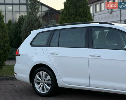 Белый Фольксваген Гольф, объемом двигателя 1.6 л и пробегом 240 тыс. км за 13200 $, фото 18 на Automoto.ua