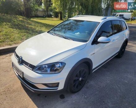 Белый Фольксваген Гольф, объемом двигателя 1.8 л и пробегом 41 тыс. км за 16250 $, фото 7 на Automoto.ua