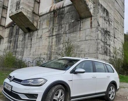 Белый Фольксваген Гольф, объемом двигателя 2 л и пробегом 233 тыс. км за 17300 $, фото 1 на Automoto.ua