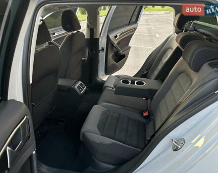 Белый Фольксваген Гольф, объемом двигателя 1.97 л и пробегом 182 тыс. км за 16150 $, фото 38 на Automoto.ua