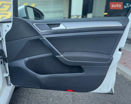 Белый Фольксваген Гольф, объемом двигателя 1.97 л и пробегом 352 тыс. км за 14999 $, фото 29 на Automoto.ua