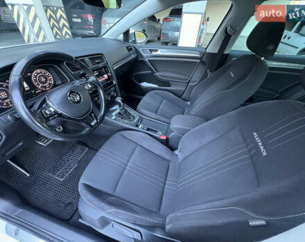 Белый Фольксваген Гольф, объемом двигателя 1.97 л и пробегом 352 тыс. км за 14999 $, фото 13 на Automoto.ua