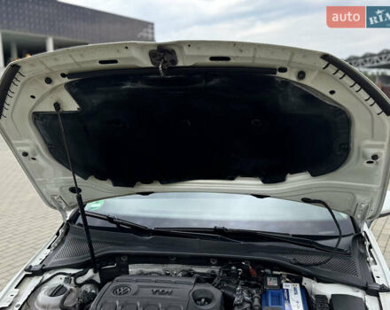 Белый Фольксваген Гольф, объемом двигателя 1.6 л и пробегом 206 тыс. км за 12999 $, фото 53 на Automoto.ua