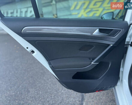 Белый Фольксваген Гольф, объемом двигателя 1.97 л и пробегом 352 тыс. км за 14999 $, фото 21 на Automoto.ua