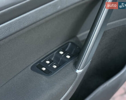 Белый Фольксваген Гольф, объемом двигателя 1.6 л и пробегом 240 тыс. км за 13200 $, фото 28 на Automoto.ua